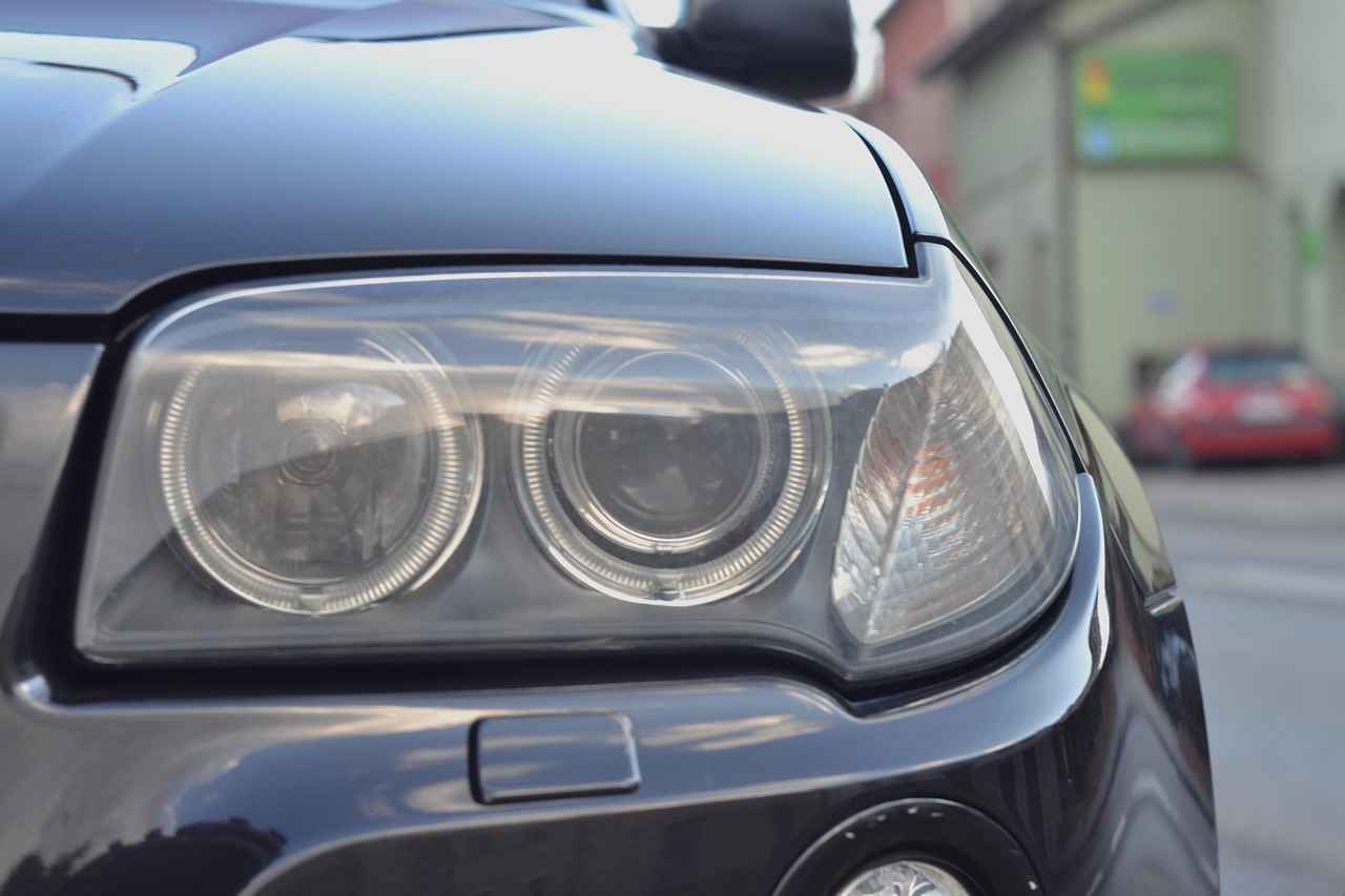 Step-by-Step Guide to Changing the Headlight
